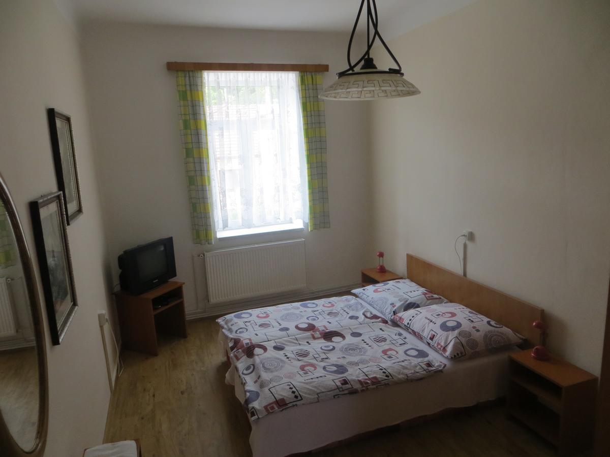 U Pastorku Hotel Racice  Bagian luar foto
