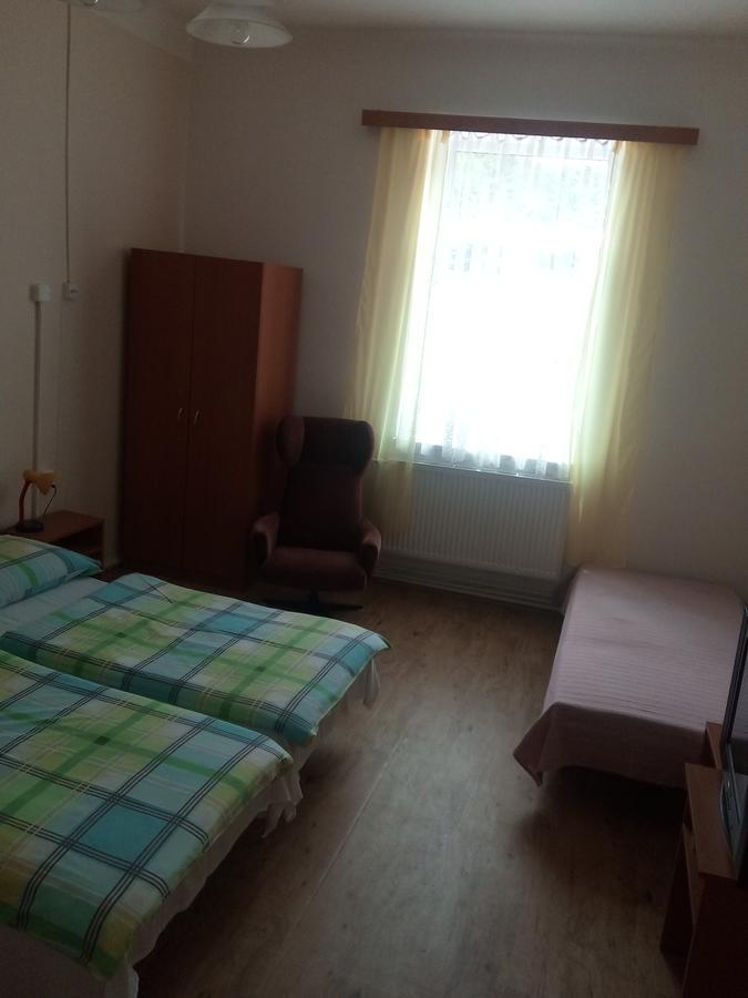 U Pastorku Hotel Racice  Bagian luar foto